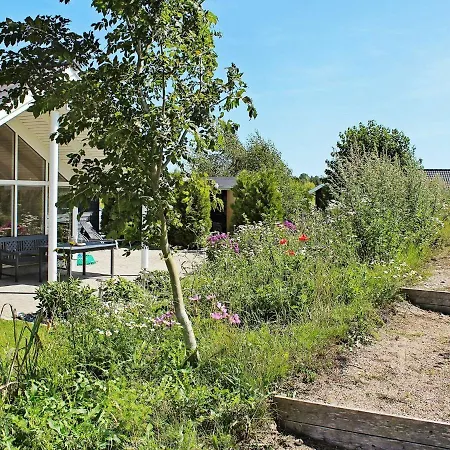 12 Person In Idestrup * Boto By
